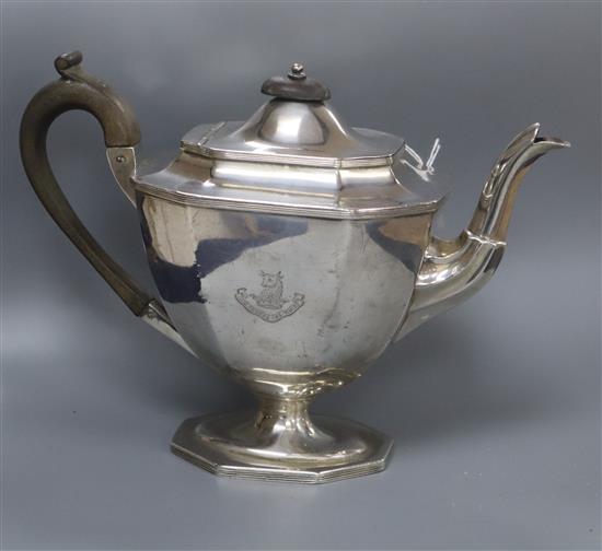 An Edwardian silver pedestal coffee pot, Thomas Bradbury & Sons, Sheffield, 1907, gross 16 oz.